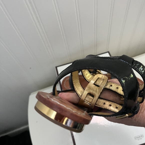 Coach - Picture 4 of 9